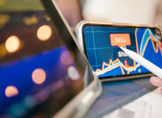 Multi-Market-Trader analysiert Bitcoin, Ethereum und Forex-Optionen